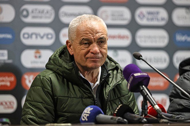 85bee958b4ad4b1a95cc1b34541a0b15 Rıza Çalımbay, Galatasaray maçı öncesi müjdeyi verdi  - 2. Foto