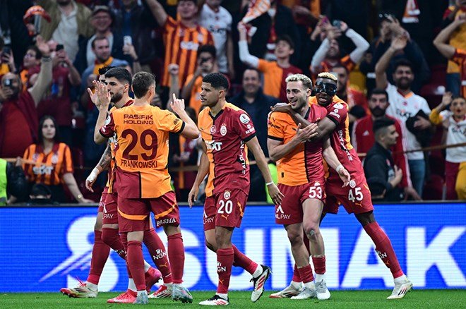 88e12c4c91044bfdb75a3505788c62bb Galatasaray'da 700 milyon TL'lik ödemenin ardından derbi için yeni hamle - 4. Foto