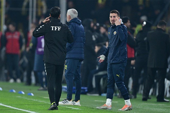 8e3061be9d9443b087b7d71d50a04cd8 Mert Hakan meğer bu yüzden kırmızı kart görmüş: İşte Cihan Aydın'ın verdiği cevap - 5. Foto