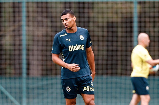 Yusuf Akçiçek için masadaki rakam dudak uçuklattı: Fenerbahçe'den 7 isim için karar  - 8. Foto