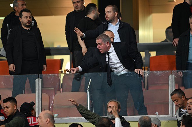 Konya'da tribünlerde gerginlik  - 2. Foto