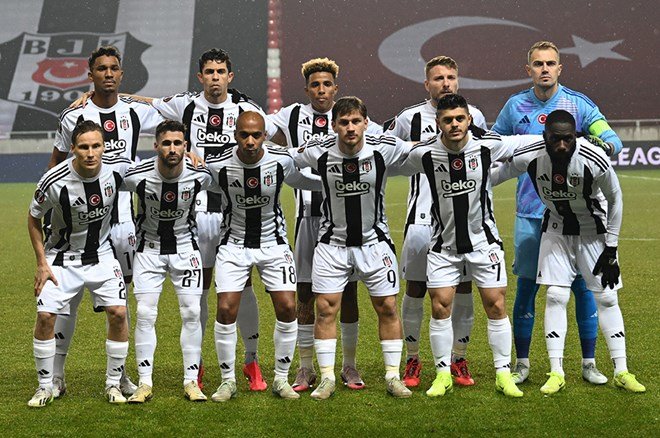 Beşiktaş'ta eşi benzeri görülmemiş kıyım: Tam 11 futbolcuyla yollar ayrılıyor  - 4. Foto