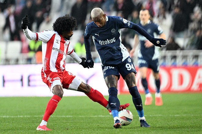 ad3b63c1f4934ab6b3f235a5c5359662-1 İlker Yağcıoğlu'ndan Fenerbahçe yorumu: "Galatasaray'a mesaj gönderdi" - 2. Foto