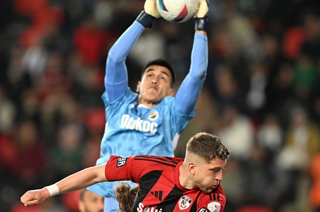 b4640178bd744e9e8953ba1df6aafde8 Badou Ndiaye'den İrfan Can Eğribayat'a olay yanıt ve sosyal medyadan ifşa - 2. Foto