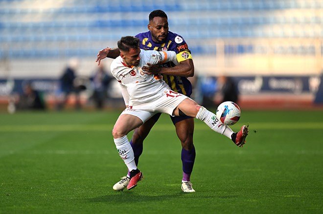 b4d16f8deb4b47cdb811c671804e9ef1-1 Trio, Eyüpspor - Galatasaray maçındaki pozisyonları yorumladı - 4. Foto