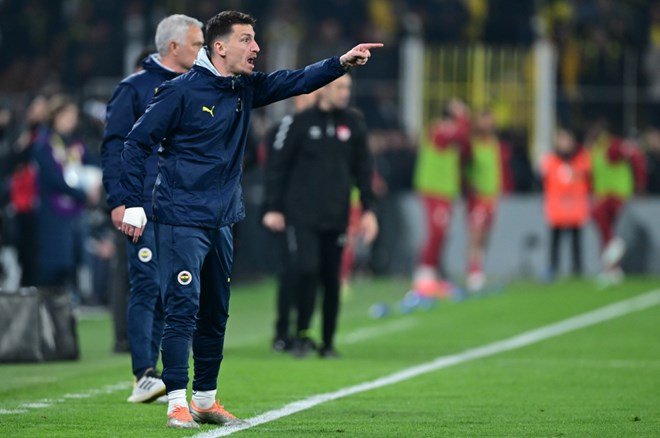 b623b89f682e4f57a4a793173a6cb13c Mert Hakan meğer bu yüzden kırmızı kart görmüş: İşte Cihan Aydın'ın verdiği cevap - 3. Foto