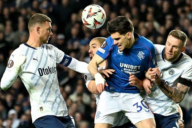 b7cc35262a184035a417bb08b9014b4d-1 Adrian Ilie'den Fenerbahçe ve Ianis Hagi iddiası: "Menajeriyle görüştüm" dedi ve her şeyi anlattı  - 6. Foto