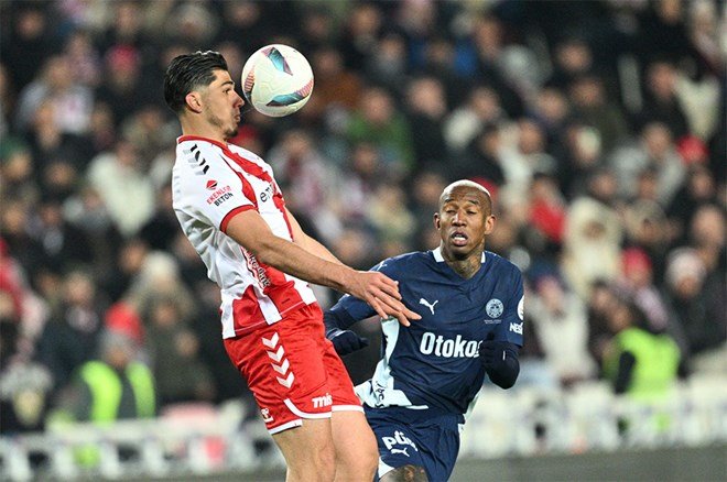 c2f7a63523864d6bb5799142e6b1c9bb Galatasaray'dan Rıza Çalımbay'ın prensine kanca: Sürpriz transfer gerçekleşecek mi? - 2. Foto