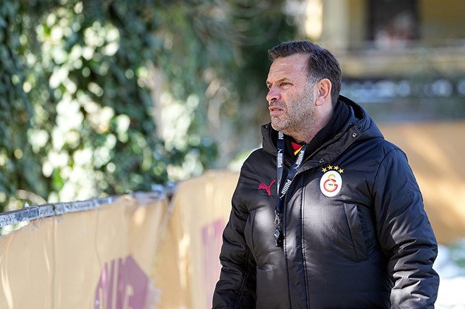 c392d850519d4821912dcc1d2ffaf9b7 Galatasaraylı futbolcular istedi, Okan Buruk iptal etti: Derbi sonrası sürpriz talep - 4. Foto