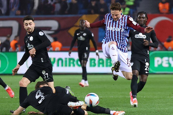 "Trabzon'da bir Zubkov gerçeği var!" | Spor yazarları Trabzonspor için ne dedi?  - 3. Foto