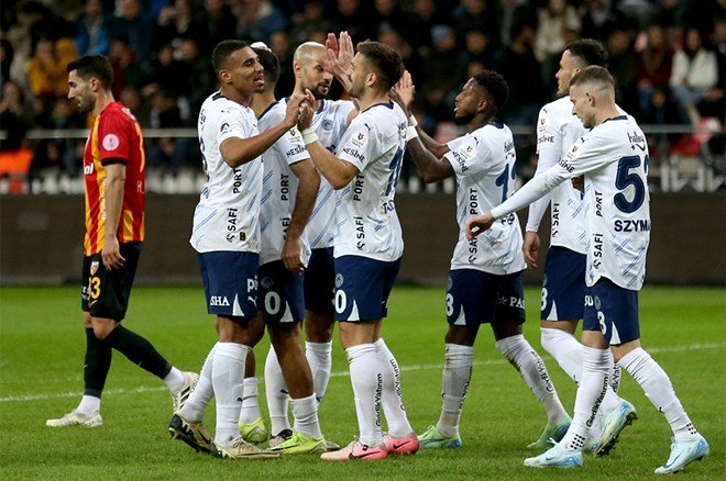 Fenerbahçe'nin Gaziantep FK maçı kamp kadrosu açıklandı: 4 eksik  - 2. Foto