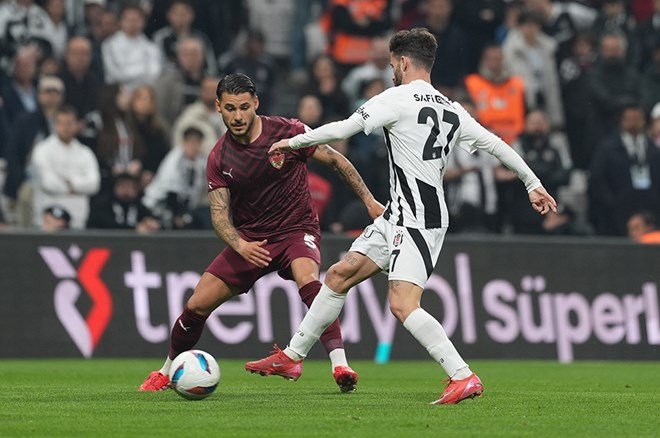 Immobile'ye tepki: Tribünlerden 'Rafa Silva' tezahüratı  - 2. Foto