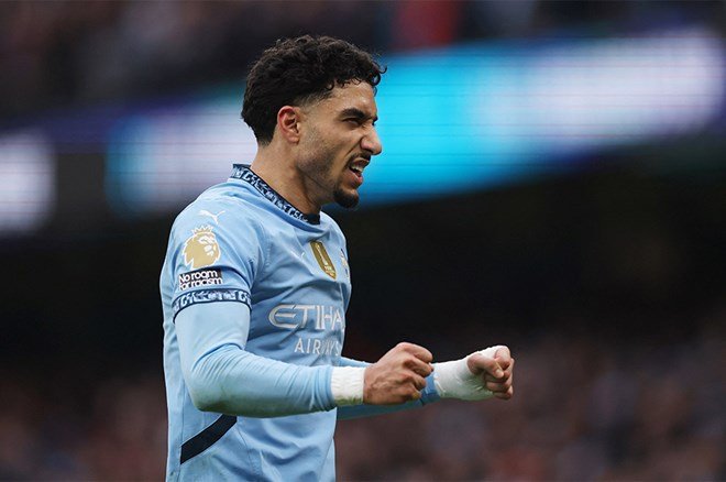 da6ed55b2f68469784560cd56fb42bb4 Galatasaray'da kaçan balık çok büyük oldu: Manchester City'nin rekor transferi kapıdan dönmüş - 2. Foto