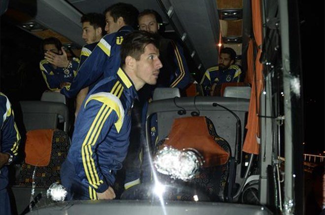 e24612182671460aa8fc15ed737db488 Fenerbahçe'den gece yarısı açıklama: "Failler nerede?"  - 5. Foto