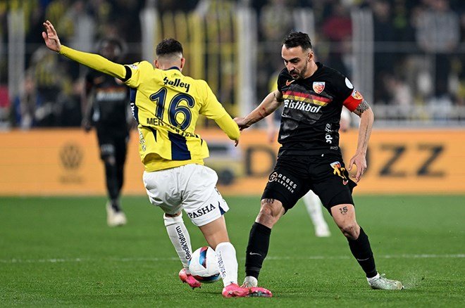 e4d2671630fe405d869dc81efc81ff49-1 Trio ekibinden Fenerbahçe maçı için olay yorum: "Bu bir VAR skandalıdır" - 2. Foto