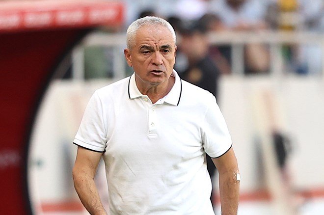 f17453397ad746eabe2bf57c58023b8e Rıza Çalımbay, Galatasaray maçı öncesi müjdeyi verdi  - 3. Foto