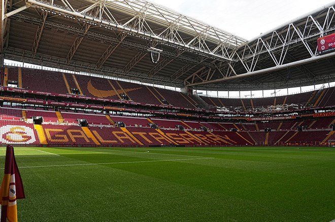 f6979bd0d3bc4dcaa742c97e7707f1ca Galatasaray'dan Fenerbahçe ve Mourinho'ya flaş gönderme: "Gereken ders verildi" - 6. Foto