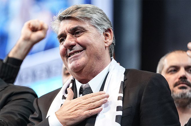 f7cccf59bbe14761890a69855195ff7c-1 Serdal Adalı'dan olay Hasan Arat sözleri: Sezon sonundaki ayrılığı da duyurdu  - 14. Foto