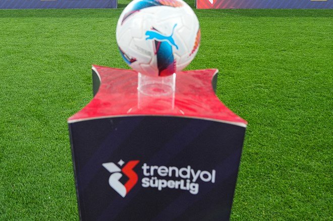 fa82dc61395641468d391701573787cc Beşiktaş'tan yeni yabancı kuralı için flaş atak: Serdal Adalı, TFF'ye iletecek - 3. Foto