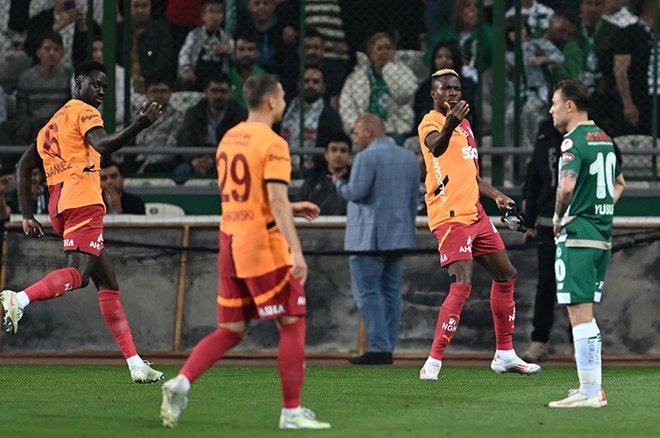 fca8cd18addc4028bafa452253620e3b "Her takımın birkaç adım önünde" | Spor yazarları Galatasaray için ne dedi?  - 5. Foto