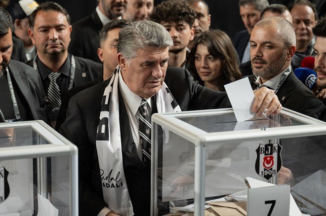 08bb87b4cd6a4a65b23328571c3f62b2-3 Serdal Adalı'dan Beşiktaş taraftarına şampiyonluk sözü - 3. Foto