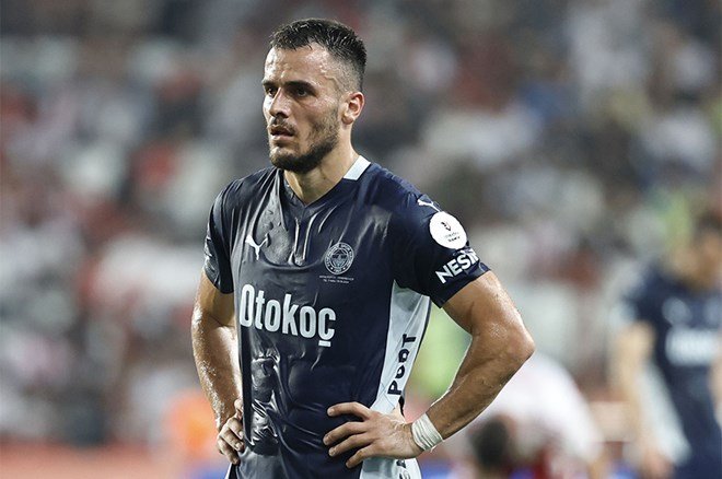 0c840182d9ee4bc3aaa162f3d4fee8fc Ve Fenerbahçe'de Kostic kararı verildi: Bonservisi alınacak mı? - 3. Foto