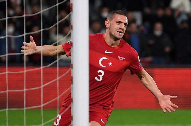 Merih Demiral'dan Fenerbahçe açıklaması: "Heyecandan bayılacak gibiydim"  - 4. Foto
