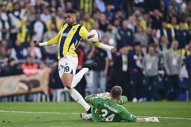 Youssef En-Nesyri Fenerbahçe taraftarını kızdırdı  - 3. Foto