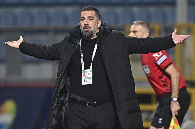 Arda Turan'ın yeni takımını duyurdular: Gelecek sezon Türkiye'de değil  - 4. Foto