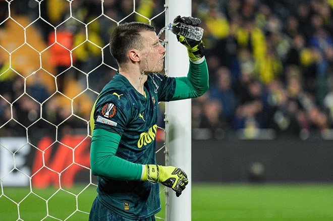 Daha 3 yıllık sözleşmesi vardı, Fenerbahçe biletini kesti: Yerine bir dönem dünyayı peşine takan isim geliyor  - 2. Foto