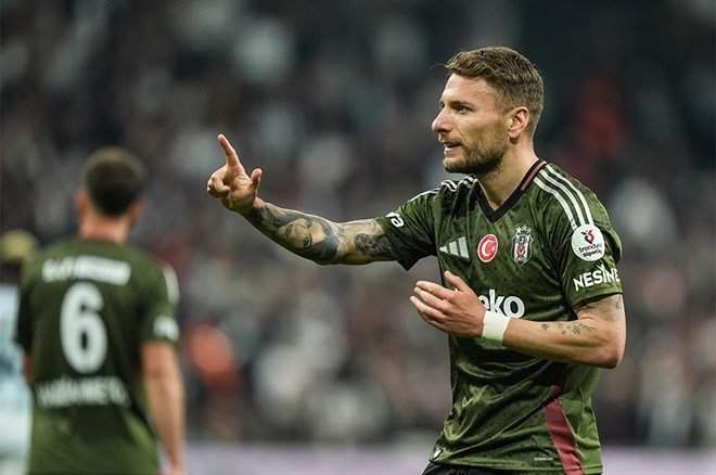 Beşiktaş'ta büyük sürpriz: Ayrılık planları yapılıyordu, takımda kalıyor  - 3. Foto