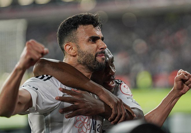 Rachid Ghezzal'dan Arthur Masuaku paylaşımı  - 2. Foto