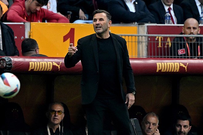 2b0751a17c7a410ea06538a81f0e9639 Okan Buruk'tan Jose Mourinho'ya 'laptop'lu yıldız göndermesi - 2. Foto