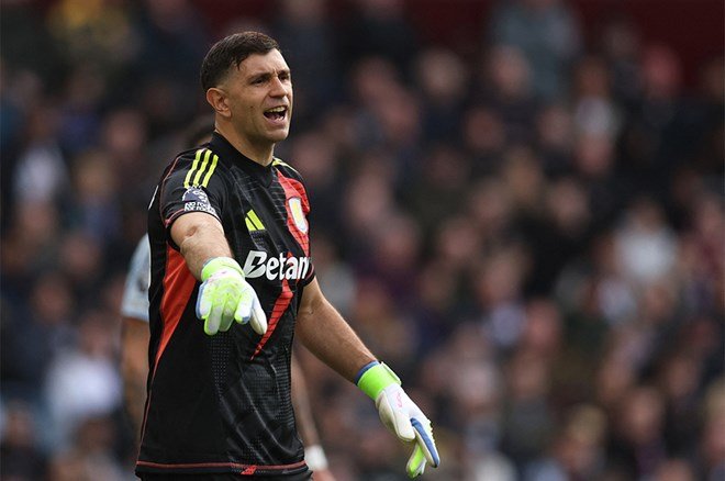 2eaf3a0ea9bf452b9ee7d8bdc52bd33f-1 Fenerbahçe'nin gündemindeki kaleciye iki teklif birden - 3. Foto