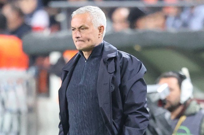 37461d02270842a6906a6ce2ab25e75d-2 Mourinho'ya yayıncı kuruluşta herkesin konuştuğu olay tepki: "Umarım bu adamla..."  - 3. Foto