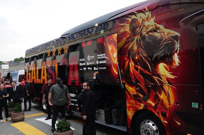 3978517ddf344d75a62cff4b2f7b2b43 Galatasaray, Trabzon'da böyle karşılandı - 3. Foto