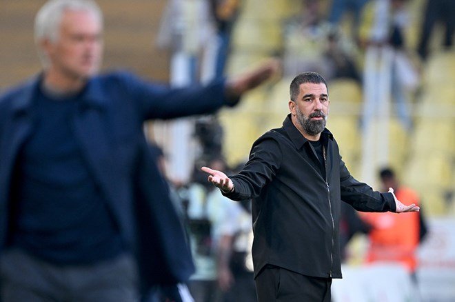 3bc82863f8964eb3a098d2fcd4e2d5fb Arda Turan'dan veda gibi açıklama   - 6. Foto