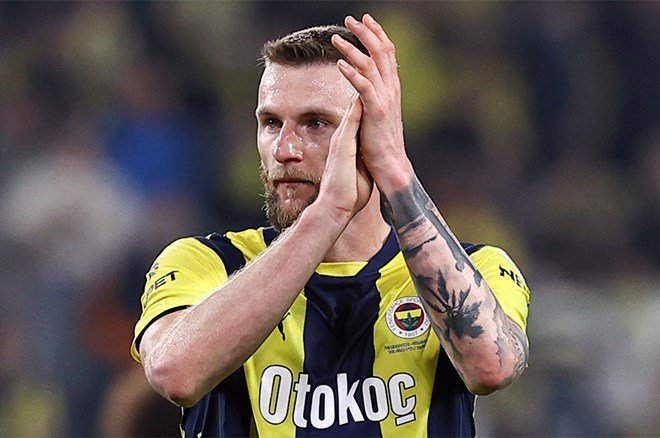 3ce0e439d0e74bb4a1082d768e660b63-1 Ali Koç canlı yayında açıklamıştı: Fenerbahçe'nin listesindeki 4 yıldız futbolcu ortaya çıktı - 3. Foto