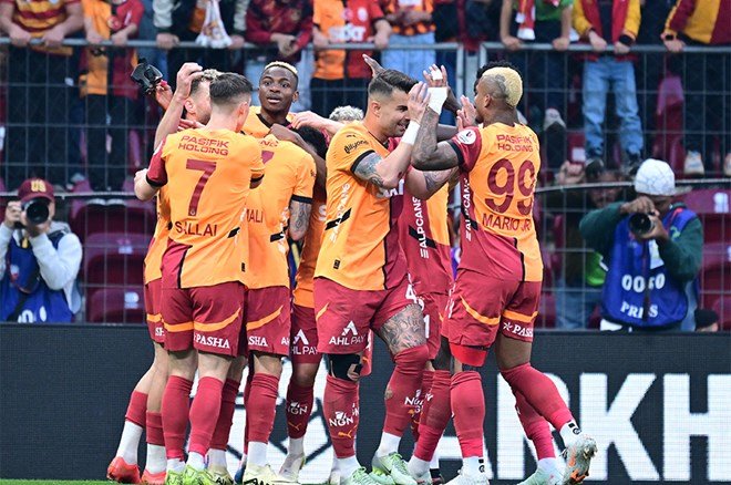 3de6546becc04f469c6c65a3b935b4a5 Tugay Kerimoğlu'ndan Galatasaray'ın yıldızı için çarpıcı yorum: "Soru işaretiyle karşıladım" - 2. Foto