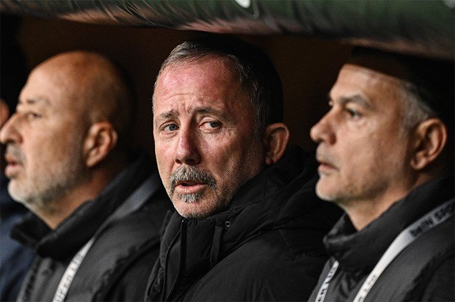 40af811ca82d40c898dcc0eca09d2c9f "Tam bir fiyasko" diyen Sergen Yalçın'dan olay Galatasaray çıkışı - 3. Foto