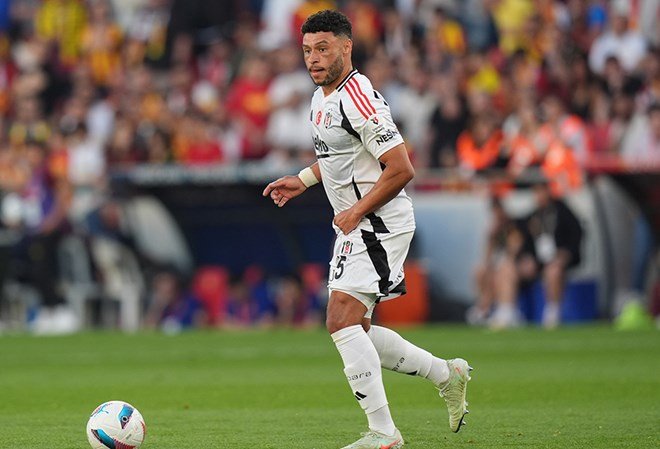 4567f05207924a20a095f61b0b48f756-1 Son 14 maçın 13'üne ilk 11'de çıkmıştı: Serdal Adalı "kendine takım bul" dedi - 2. Foto