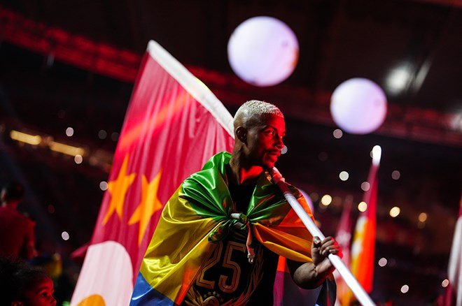 49703908425f478db9a1d13b50bcd981 Galatasaraylı futbolcular şampiyonluğu taraftarlarla kutladı - 24. Foto