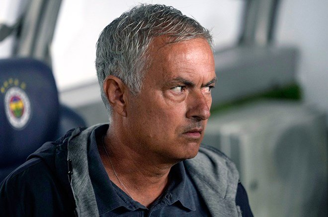 FLAŞ! Jose Mourinho ile ön anlaşma sağlandı: Fenerbahçe'de ayrılık gerçekleşiyor mu?  - 3. Foto