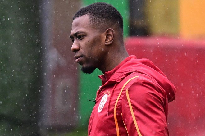 Galatasaray'da şok ayrılık: Daha yeni 3.5 yıllık sözleşme imzalamıştı  - 4. Foto