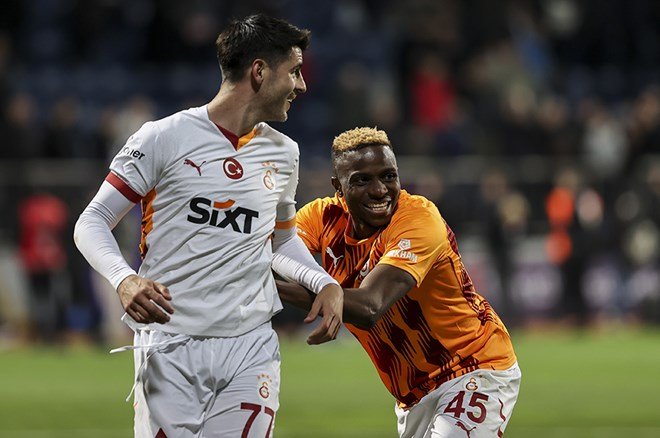 4d9125cef27d488ca60152b9920e6462-1 "Önümüzdeki sezon Galatasaray’ı taşıyamaz" | Spor yazarları Galatasaray için ne dedi? - 2. Foto