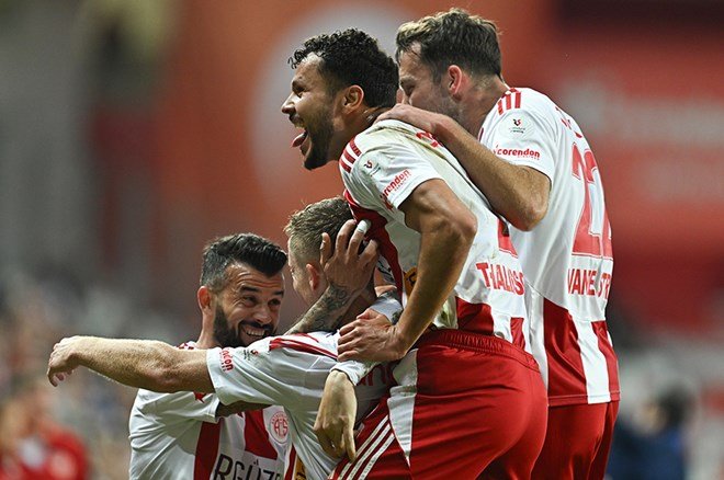 Dünyanın en iyi takımları açıklandı: 166 ve 133 sıra yükselen Türk takımları hangileri?  - 25. Foto