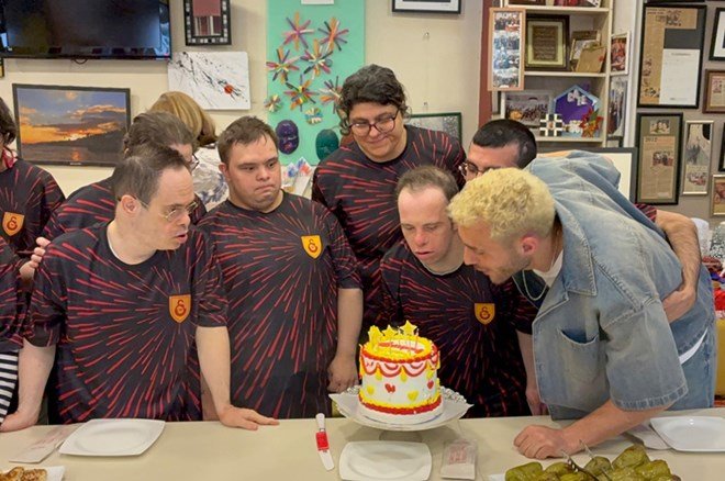 Barış Alper Yılmaz'dan down sendromlu bireylere destek  - 3. Foto