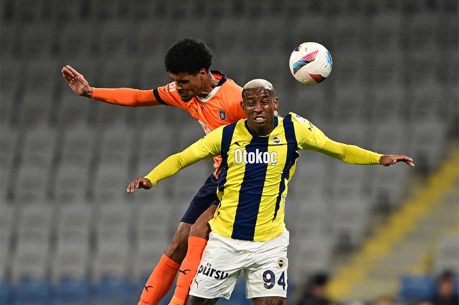 Trio'da Başakşehir-Fenerbahçe maçı için flaş penaltı ve kırmızı kart çıkışı: "Net, Yüzde yüz"  - 7. Foto
