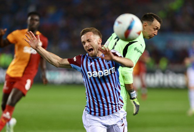 5612dffff264420c95eacff1766ecf75-2 VAR kayıtları: Başakşehir - Fenerbahçe, Trabzonspor - Galatasaray maçlarındaki konuşmalar - 4. Foto