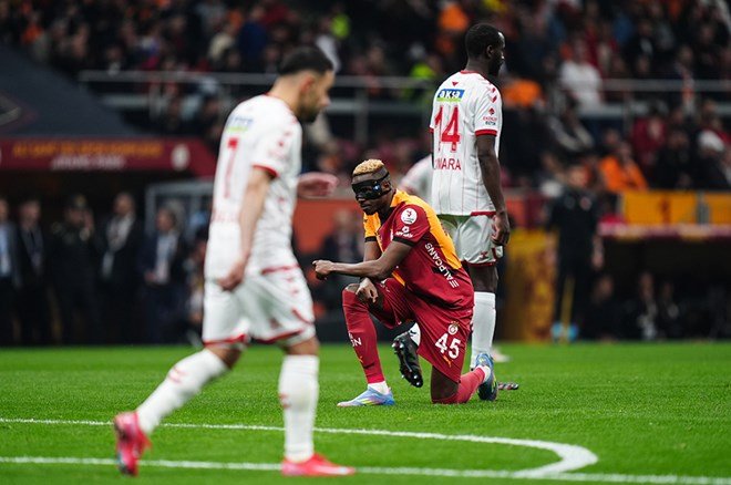 59c6808cb246481a9bca8153acb12c35 Sivasspor'un iptal edilen golünde karar doğru mu? Trio'da konuşuldu  - 2. Foto